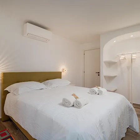 Nuova Di Design Con Piscina Privata