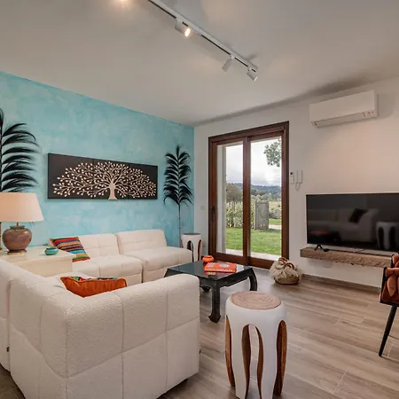 Nuova Di Design Con Piscina Privata וילה