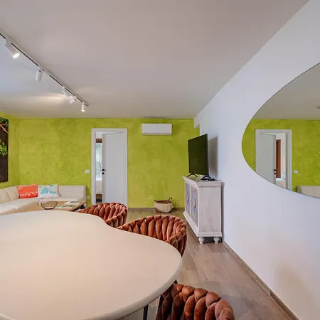 Nuova Di Design Con Piscina Privata Вилла